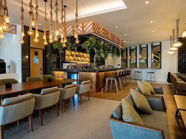 EDGE BY ROTANA gallery image 4