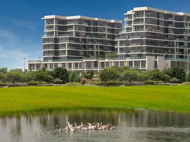PARK TOWN gallery image 6